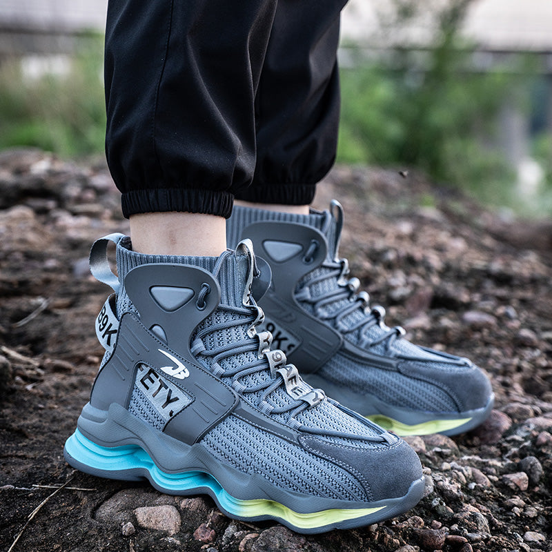 S1 Arbeitsschuh Grau am Gerüst, rutschfestes Profil