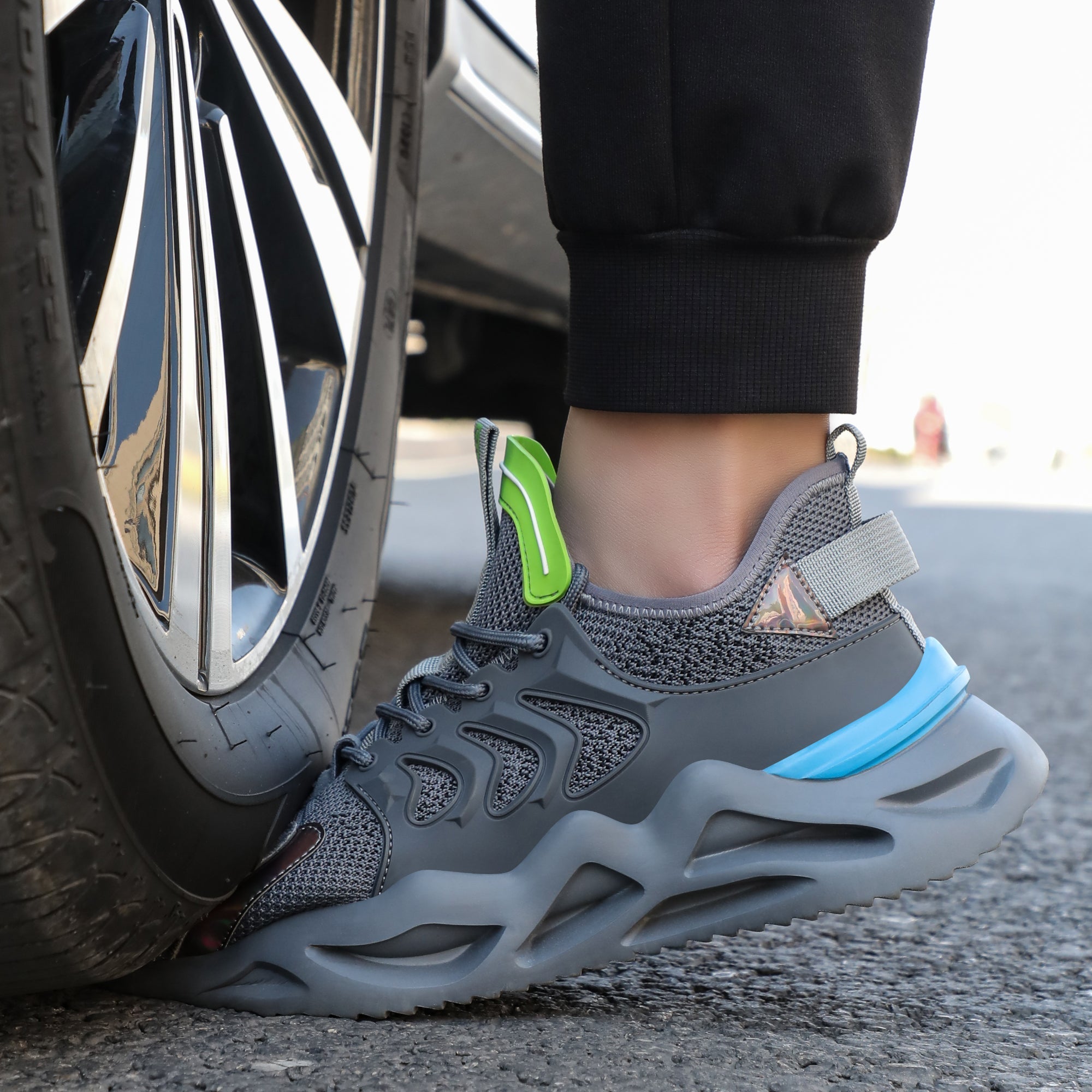 Grau-Grün Schuh, Fersendämpfung Air-Pad sichtbar