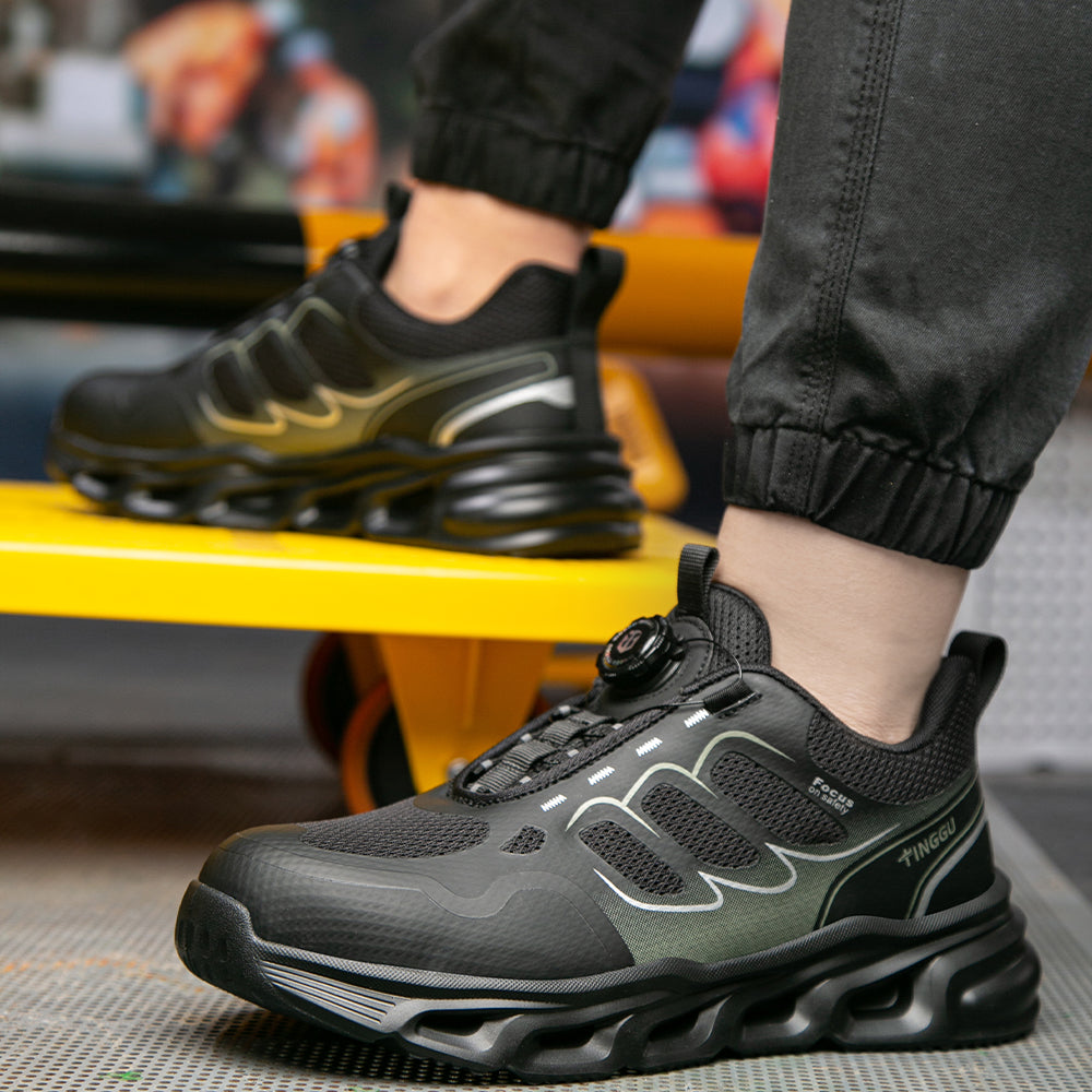 Schuh getragen, Hand zieht Schnür-Drehrad an, Seitenansicht