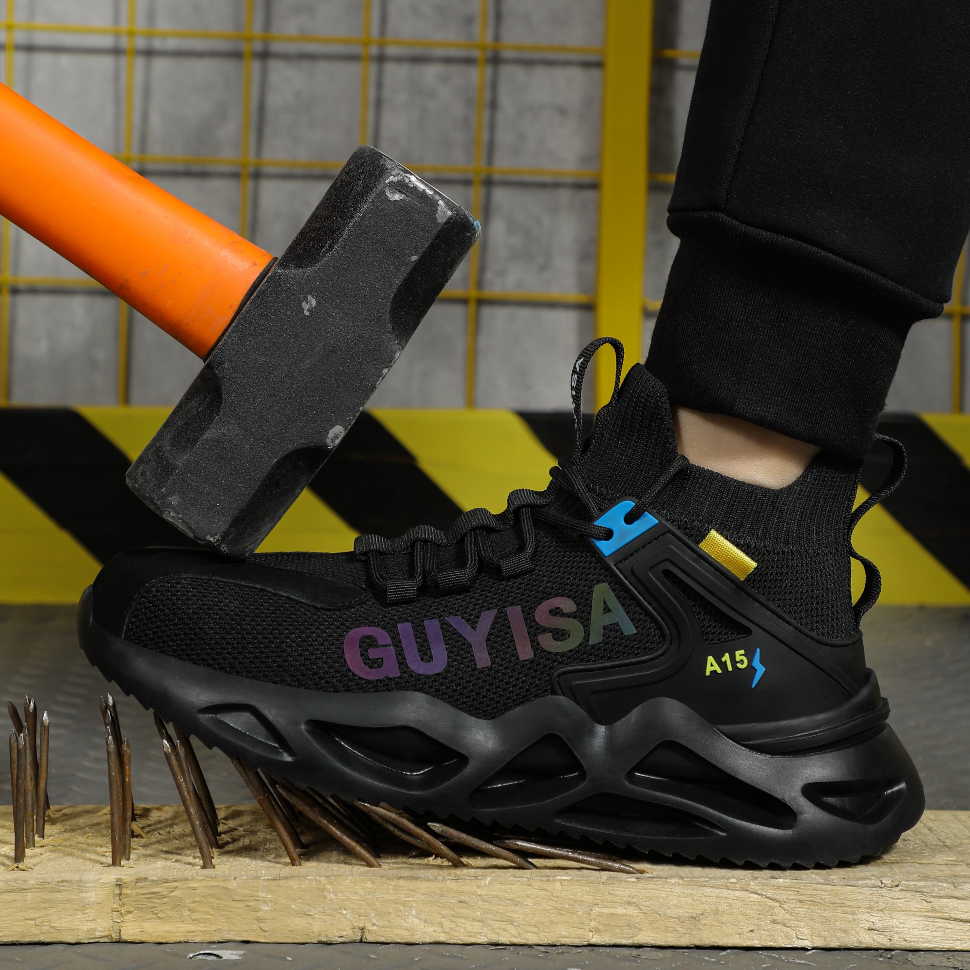 Schuh Schwarz tritt auf Palette, Flex-Test Vorderfuß
