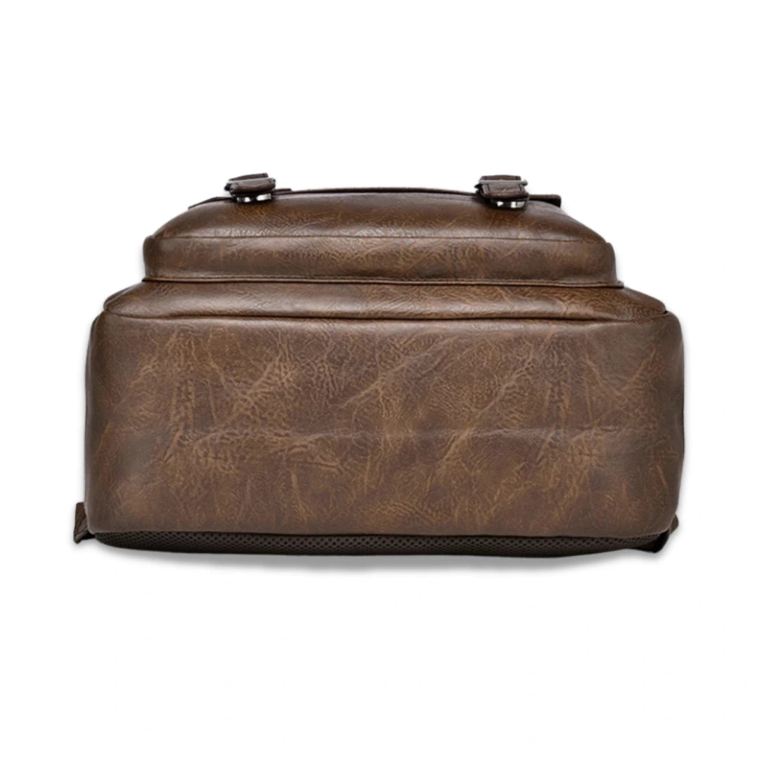 Rucksack liegend – stabile Bodenpartie und robuste Nähte