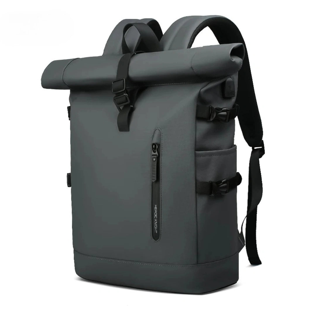 Knight Roll‑Up Rucksack Grau – Frontansicht mit geschlossenem Roll‑Top