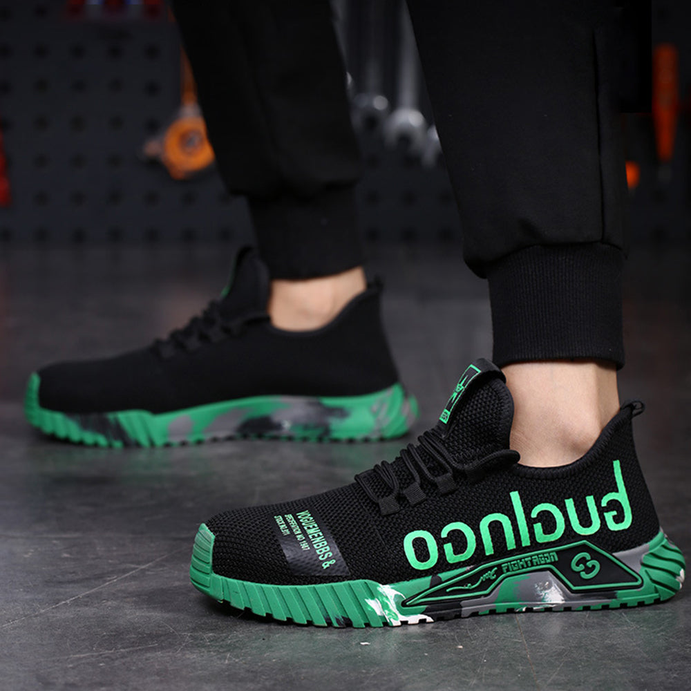 Rutschfest-Test: Gelb-Schwarzer Schuh auf Zahnstangen-Gitter