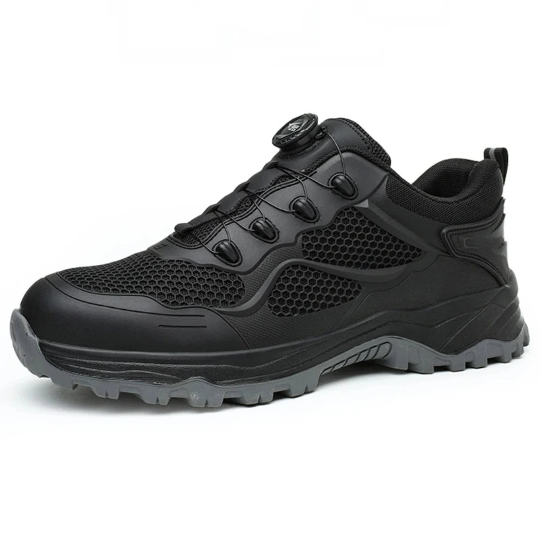 Henner Falcon S3 Sicherheitsschuh Schwarz – 3‑Viertel‑Frontansicht auf weißem Hintergrund