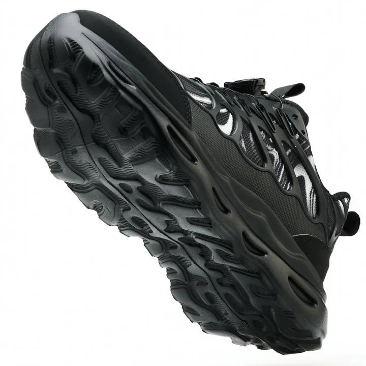 Untersohle Schwarz diagonal – selbstreinigendes SRC-Profil mit tiefen Stollen