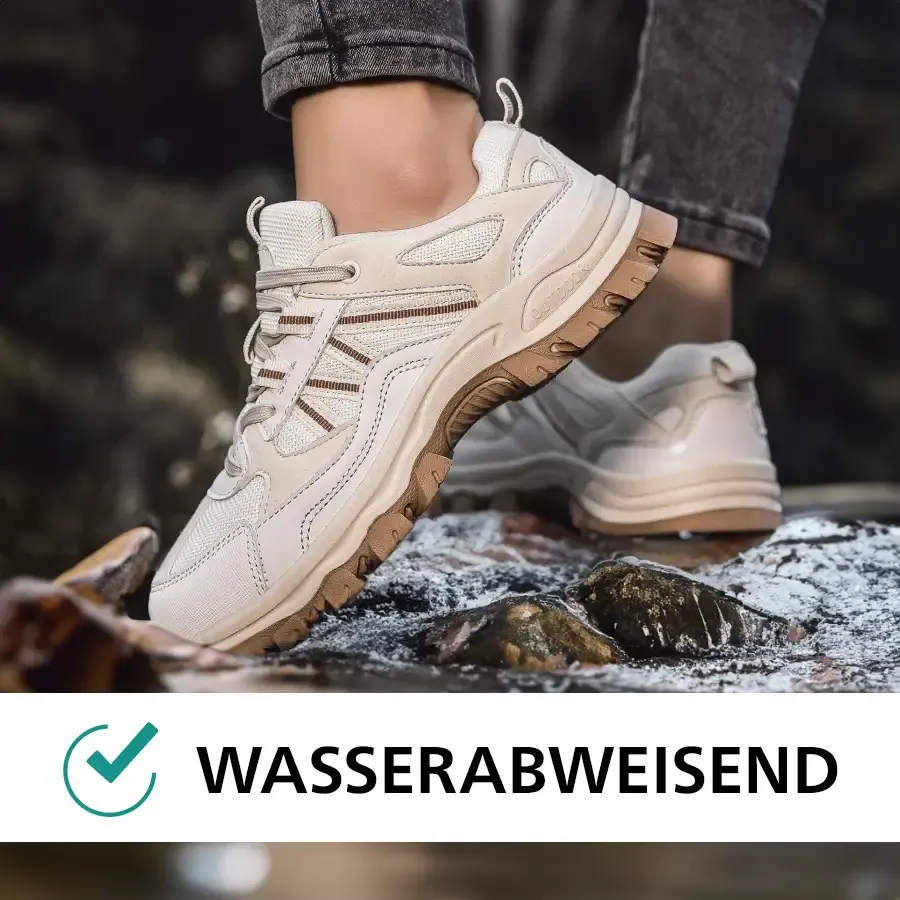 Beige Schuh getragen auf Fels – Icon „Wasserabweisend“