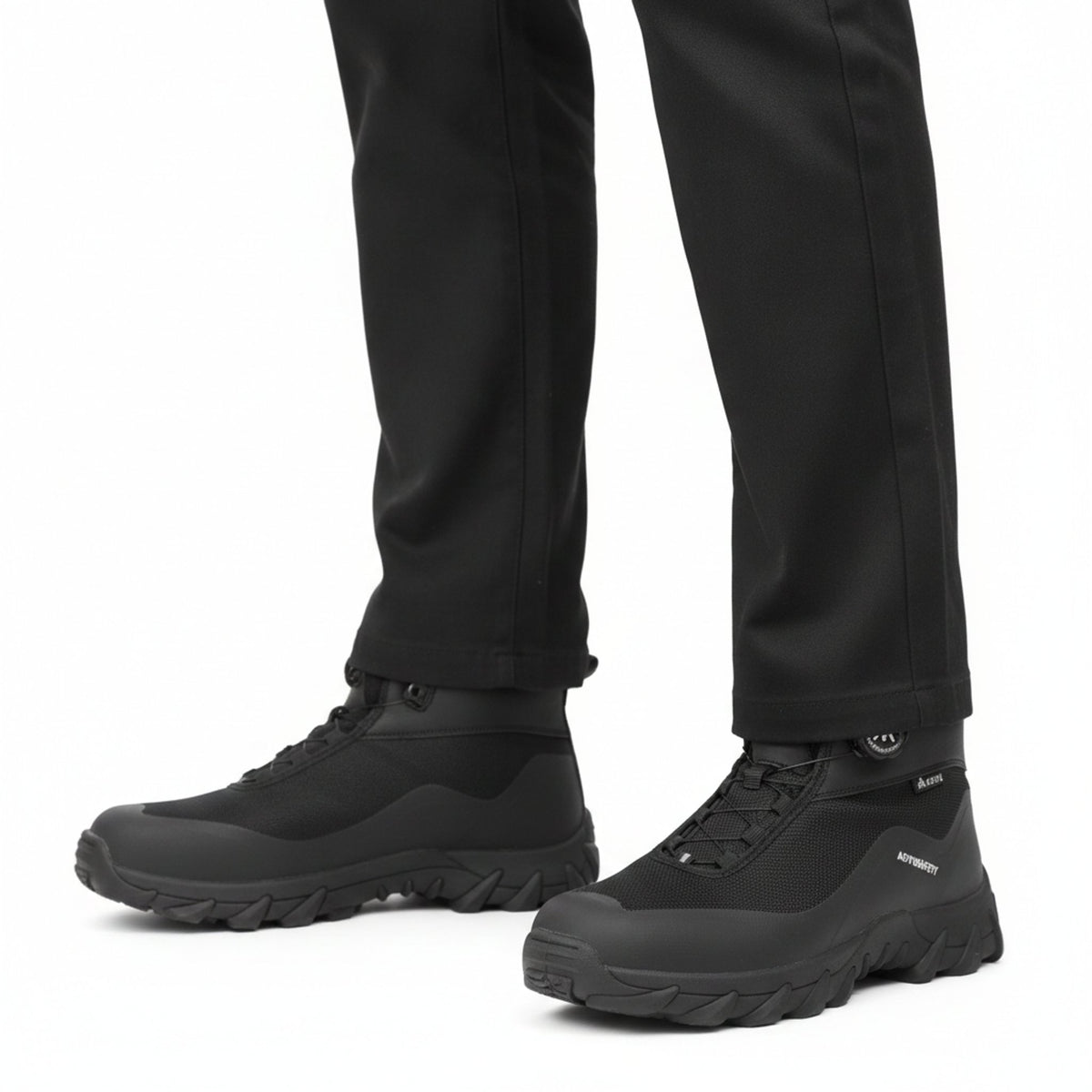 Henner Arot Sicherheitsstiefel mit Stahlkappe | Vierjahreszeiten & Warmfutter | Rutschfest Sicherheitsschuhe S3 Unisex in Schwarz – Frontalansicht im Studio