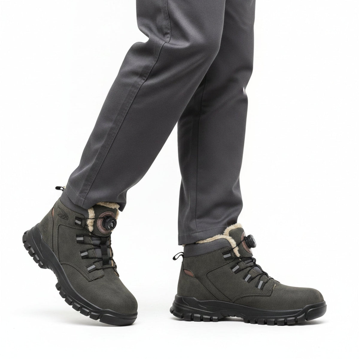 Henner Knob Winter Sicherheitsschuhe S3 Herren in Grau – seitliche Gehbewegung