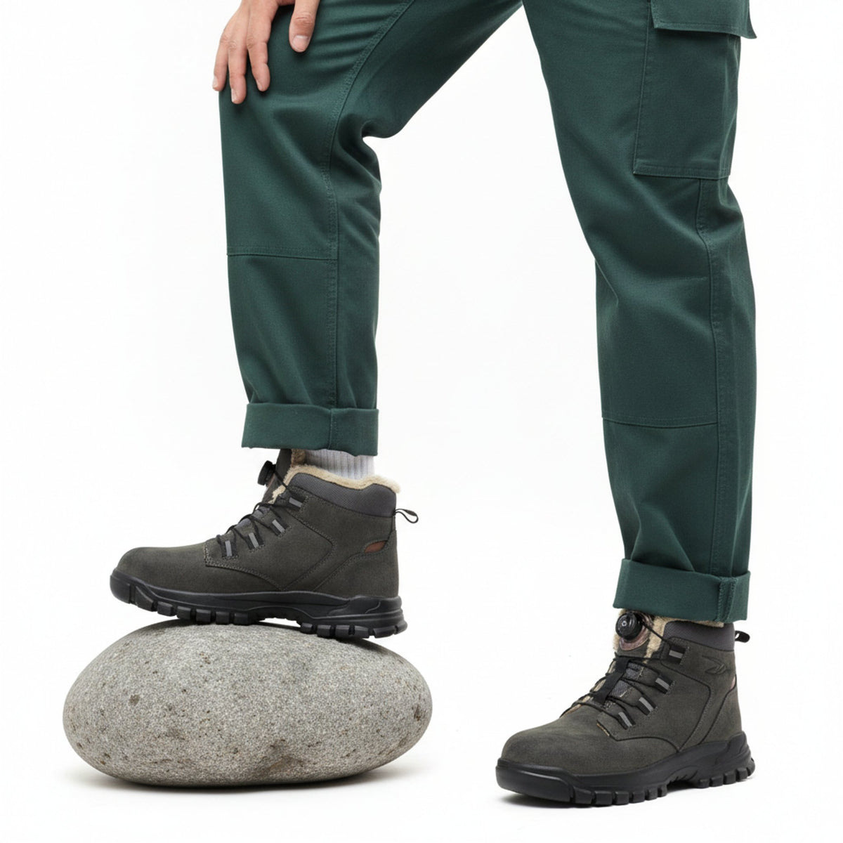 Henner Knob Winter Sicherheitsschuhe S3 Herren in Grau – Fuß auf Stein