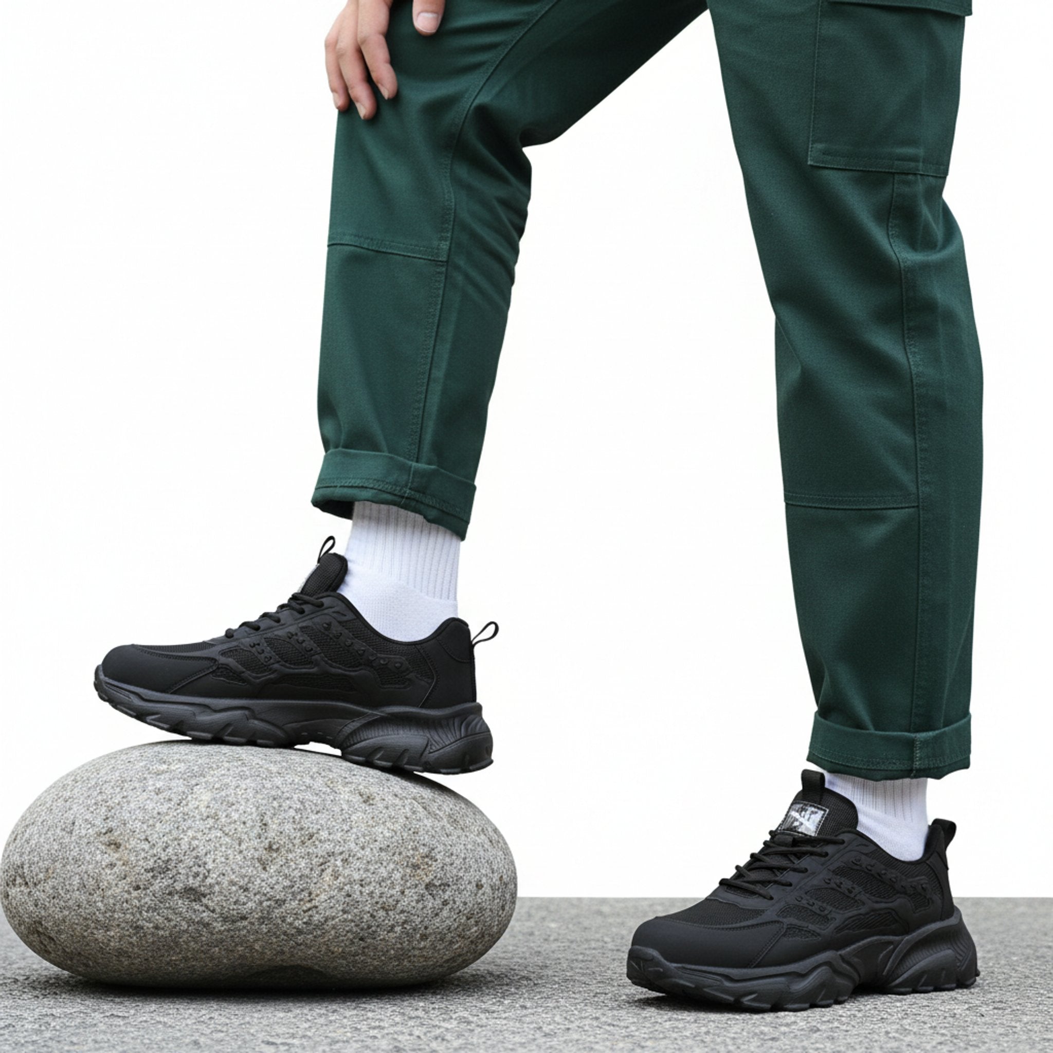 Henner 75Plus - S1 Sicherheitsschuhe Sicherheitsschuhe S1 Damen in Schwarz – Fuß auf Stein