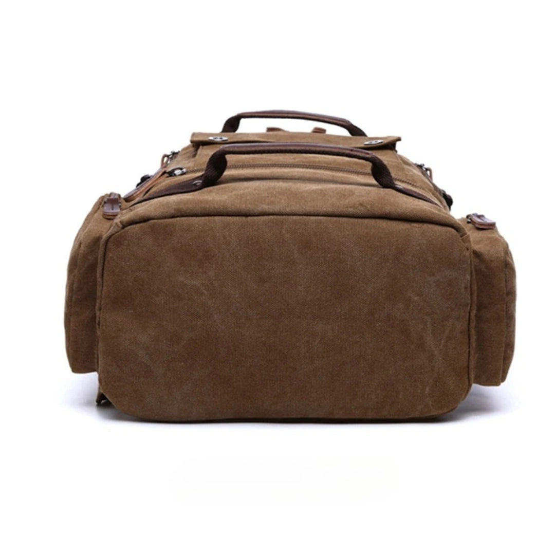 Unterseite Vulcan Vintage Rucksack Braun – gepolsterter Boden freigestellt