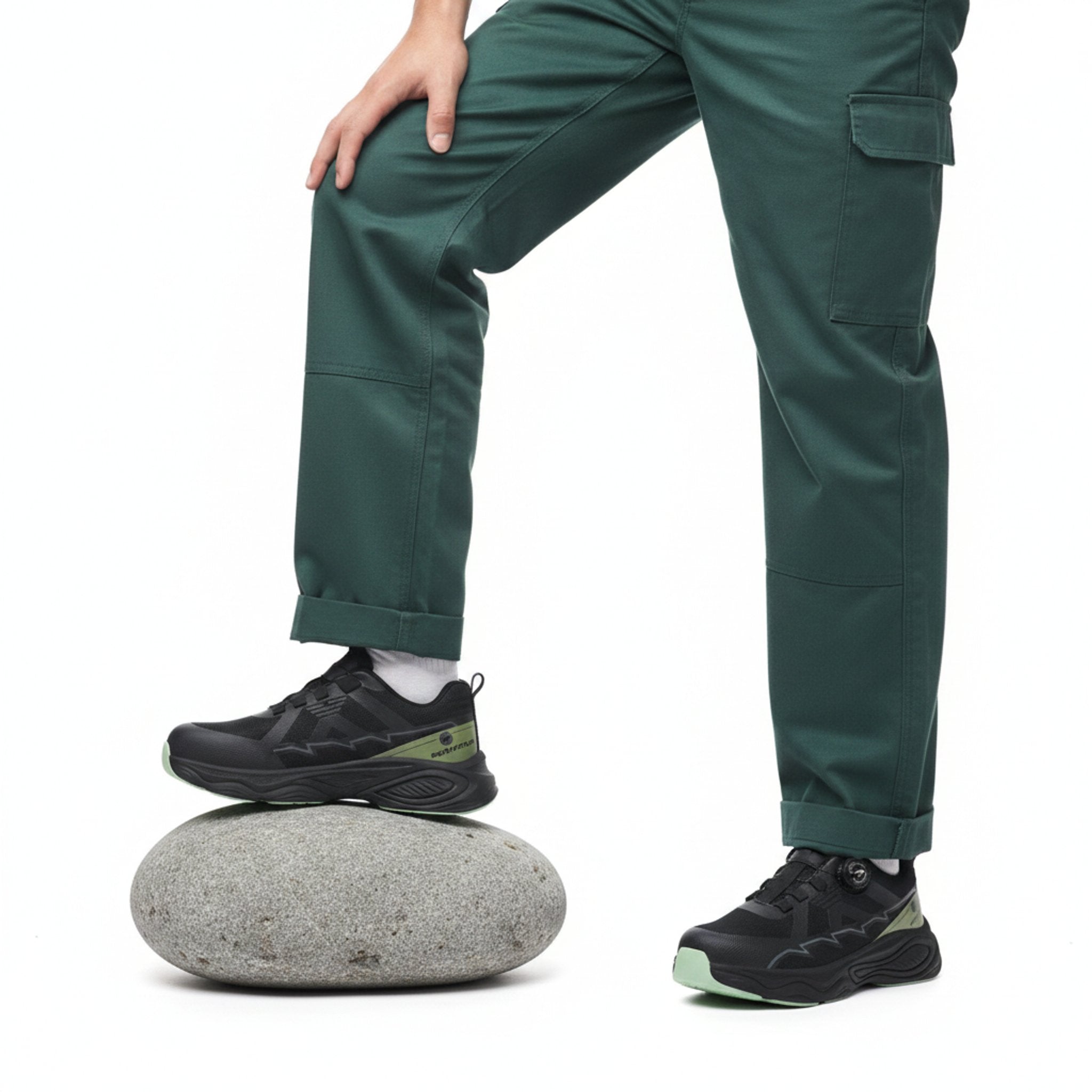Henner ForcePro Sicherheitsschuhe S3 Unisex in Schwarz Grün – Fuß auf Stein