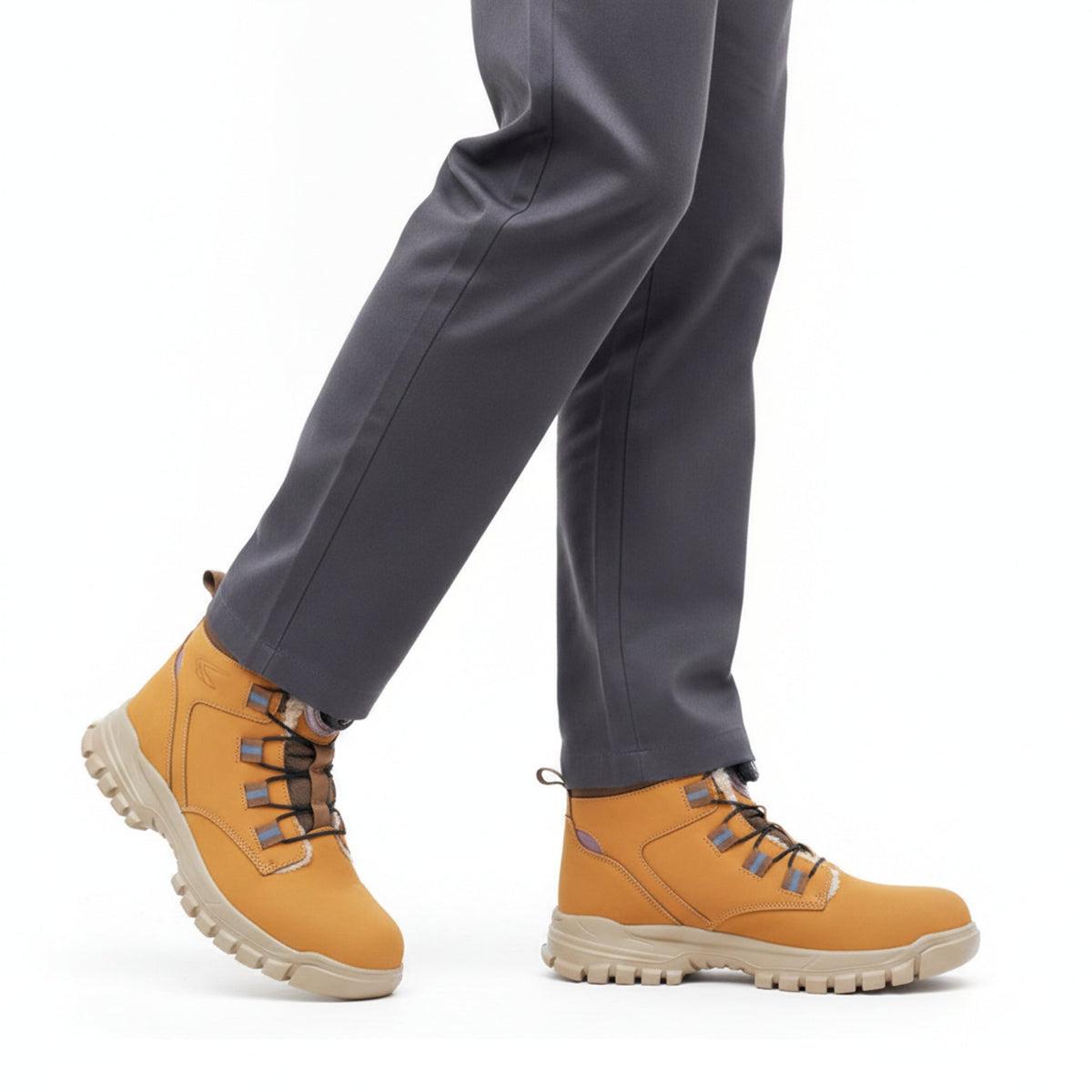Henner Knob Winter Sicherheitsschuhe S3 Herren in Braun – seitliche Gehbewegung