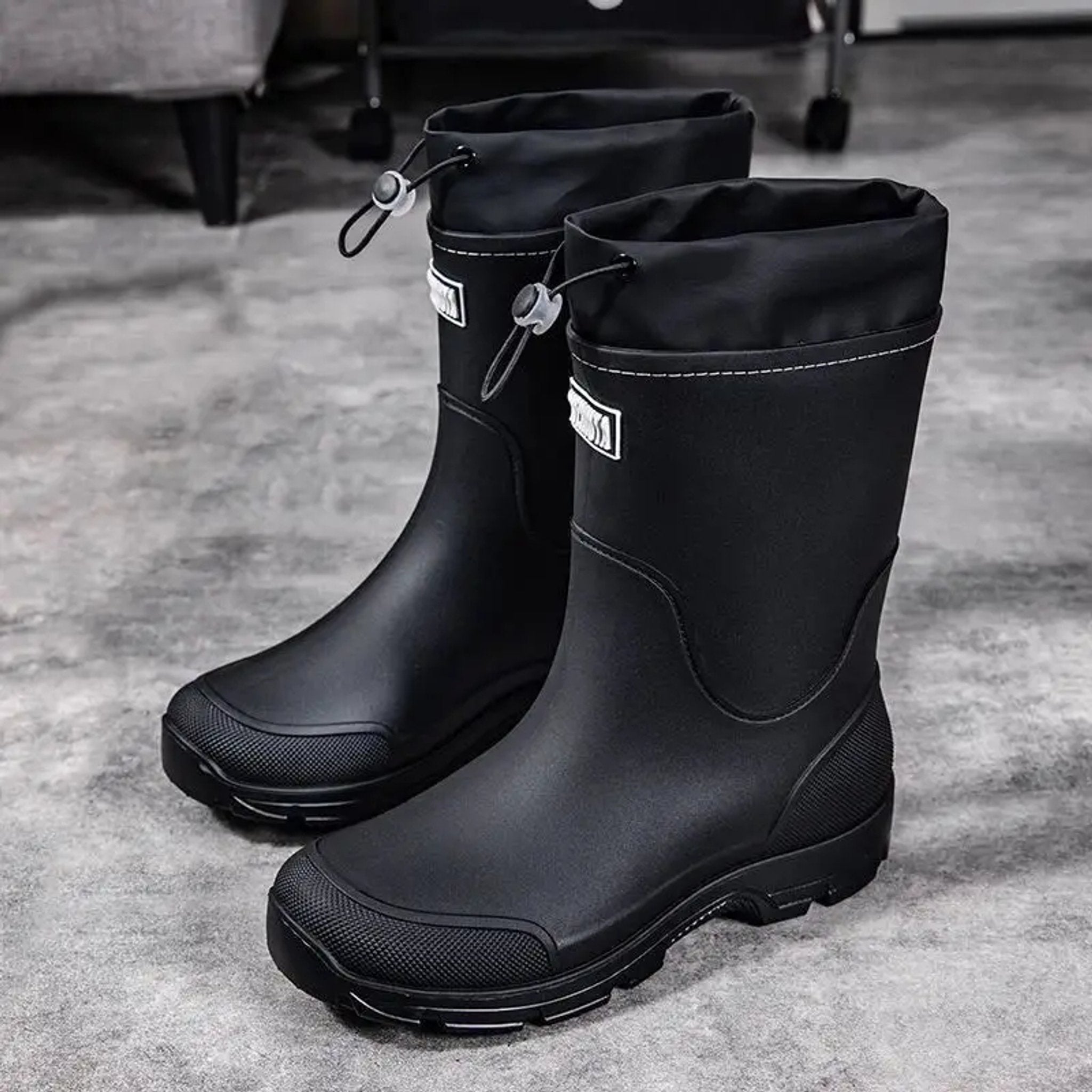 Henner Wassig Berufsschuhe Unisex in Schwarz – Dreiviertelansicht
