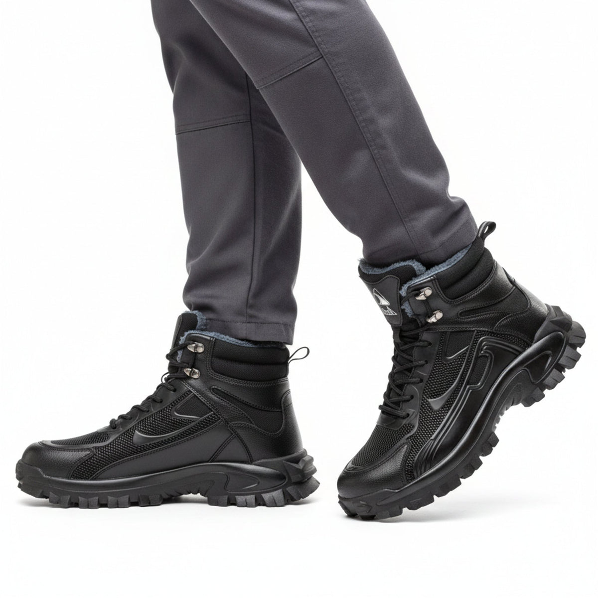 Henner Ammut Sicherheitsschuhe S3 Herren in Gefütterte Schwarz – seitliche Gehbewegung