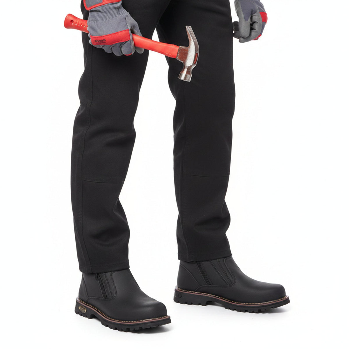Henner Evo Sicherheitsschuhe S3 Herren in Schwarz – Arbeitssituation mit Hammer